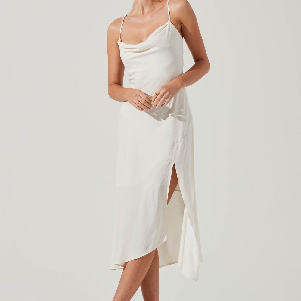 ASTR Gaia Midi Dress